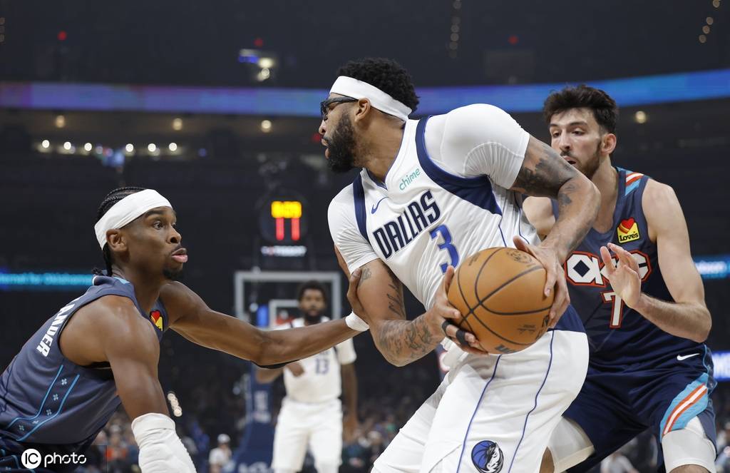 亚历山大33+5+6浓眉仅拿2分 雷霆大胜独行侠迎14连胜